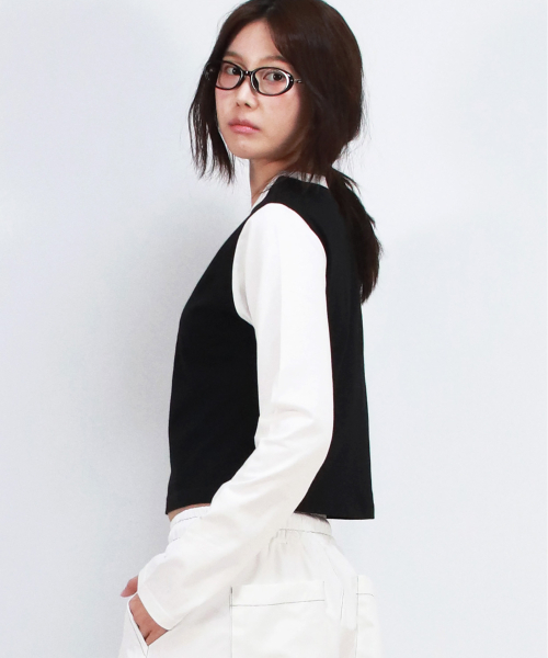 DEMARC（ドゥマーク）の「COLOR-BLOCK SEMI-CROP LONG SLEEVE TEE -  Black&White（Tシャツ/カットソー・レディース・その他・MEDIUM/LARGE）」の6枚目の写真