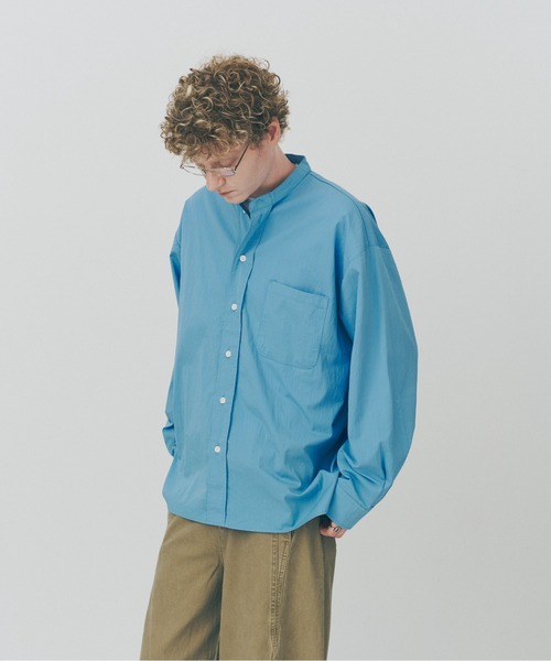 MAISON CLUB(メゾンクラブ)の「【MAISON CLUB】High Density Band Collar Over Shirt / ハイデンシティバンドカラーオーバーシャツ SNF(シャツ/ブラウス・メンズ・サックスブルー・M/L)」の1枚目の写真