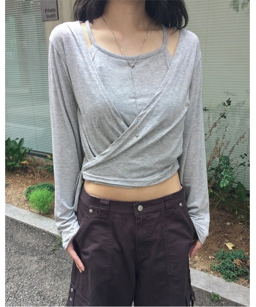 anyonemore(エニワンモア)の「一体型レイヤードラップ風カシュクール長袖カーディガン(Tシャツ/カットソー・レディース・グレー・FREE)」の2枚目の写真