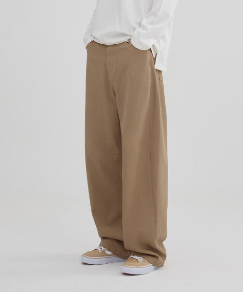 ACSHI(アクシ)の「コットンツイル 膝切り替え カーブドパンツ(ベージュ) MJUA174(その他パンツ・メンズ・ベージュ・MEDIUM/LARGE/X-LARGE/XX-LARGE)」の2枚目の写真