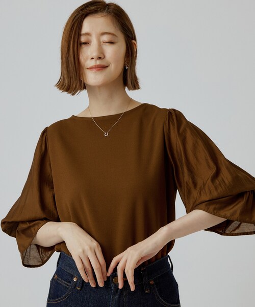grove(グローブ)の「異素材のふんわり袖で着映える キャンディースリーブトップス(Tシャツ/カットソー・レディース・ブラウン系その他/ベージュ/ブラック・01/02/03/04/05)」の2枚目の写真