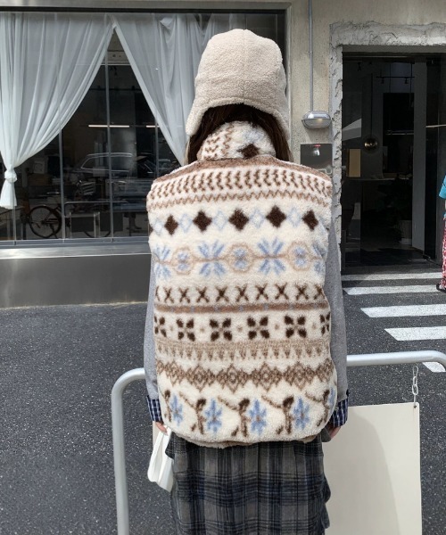 Ritzy(リッツィー)の「ボアトリムプリント中綿ベスト(ベスト・レディース・ネイビー/ホワイト/ピンク・M)」の9枚目の写真