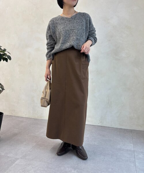 Jena espace merveilleux(ジェナ エスパスメルヴェイユ)の「ウール混Vネックニット(ニット/セーター・レディース・ベージュ/ブラック/イエロー・FREE)」の8枚目の写真