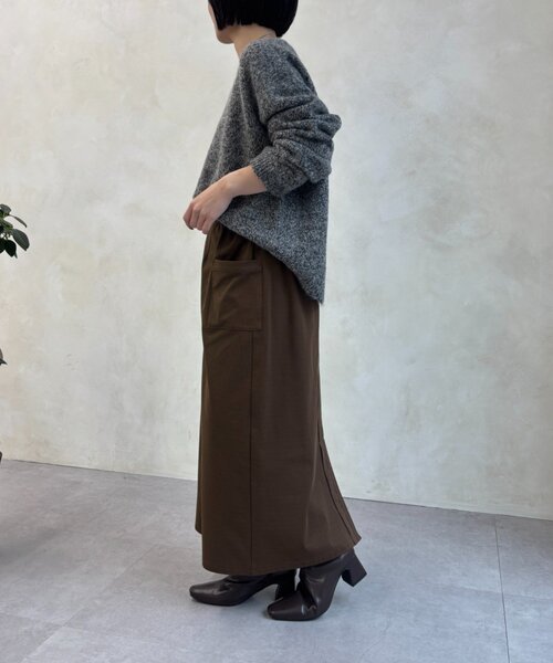 Jena espace merveilleux(ジェナ エスパスメルヴェイユ)の「ウール混Vネックニット(ニット/セーター・レディース・ベージュ/ブラック/イエロー・FREE)」の7枚目の写真