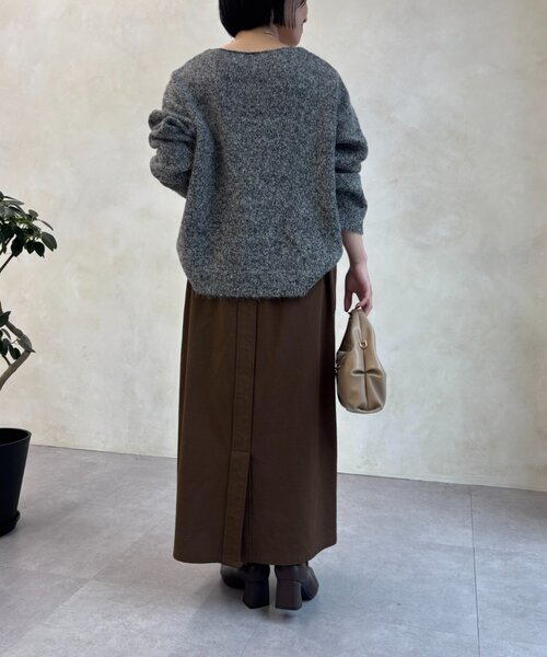 Jena espace merveilleux(ジェナ エスパスメルヴェイユ)の「ウール混Vネックニット(ニット/セーター・レディース・ベージュ/ブラック/イエロー・FREE)」の6枚目の写真