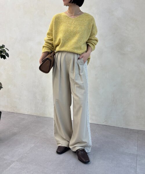 Jena espace merveilleux(ジェナ エスパスメルヴェイユ)の「ウール混Vネックニット(ニット/セーター・レディース・ベージュ/ブラック/イエロー・FREE)」の19枚目の写真