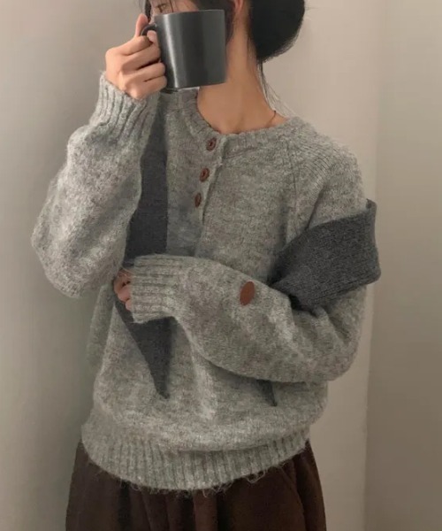 FAVORITO(ファヴォリート)の「クルーネックリラックスニットトップス(ニット/セーター・レディース・グレー/イエロー/ブルー/パープル/オフホワイト・F)」の13枚目の写真
