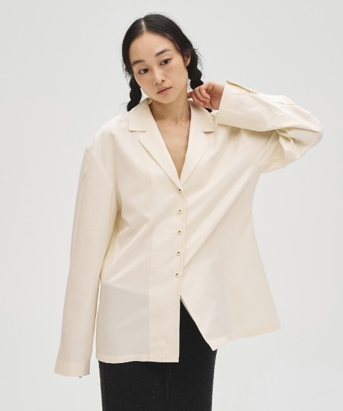 TODAYFUL(トゥデイフル)の「Satin Shirts Jacket(テーラードジャケット・レディース・ブラック/キナリ・36inch/38inch)」の2枚目の写真