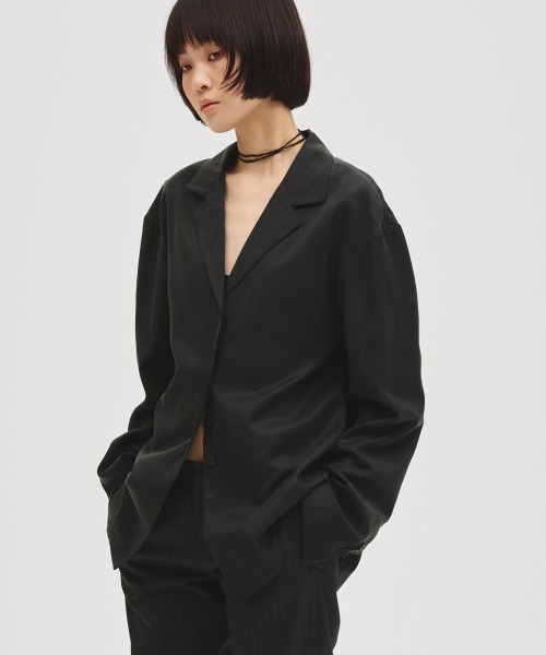 TODAYFUL(トゥデイフル)の「Satin Shirts Jacket(テーラードジャケット・レディース・ブラック/キナリ・36inch/38inch)」の1枚目の写真