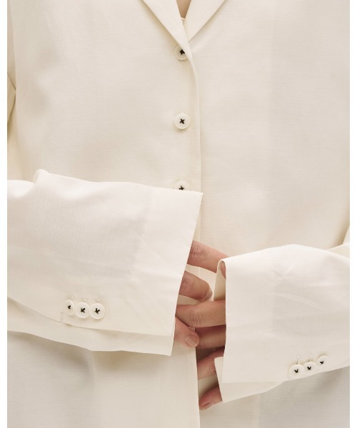 TODAYFUL(トゥデイフル)の「Satin Shirts Jacket(テーラードジャケット・レディース・ブラック/キナリ・36inch/38inch)」の11枚目の写真
