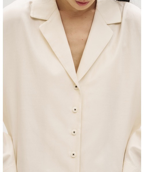 TODAYFUL(トゥデイフル)の「Satin Shirts Jacket(テーラードジャケット・レディース・ブラック/キナリ・36inch/38inch)」の10枚目の写真