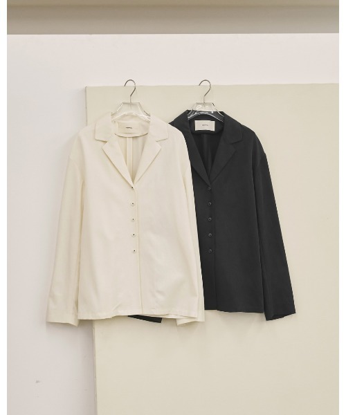 TODAYFUL(トゥデイフル)の「Satin Shirts Jacket(テーラードジャケット・レディース・ブラック/キナリ・36inch/38inch)」の8枚目の写真