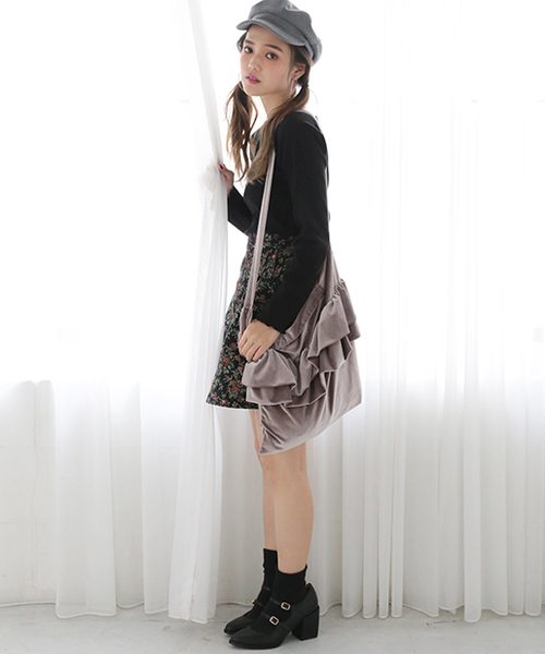 one after another NICE CLAUP（ワンアフターアナザーナイスクラップ）の「ベロアフリルバッグ（ショルダーバッグ・レディース・グレー/ブラック/ライトベージュ/ライトグレー/ピンク・FREE）」の17枚目の写真