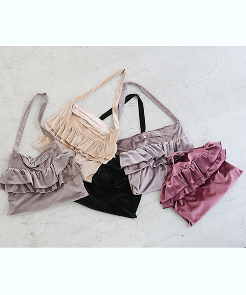 one after another NICE CLAUP（ワンアフターアナザーナイスクラップ）の「ベロアフリルバッグ（ショルダーバッグ・レディース・グレー/ブラック/ライトベージュ/ライトグレー/ピンク・FREE）」の12枚目の写真