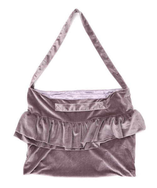 one after another NICE CLAUP（ワンアフターアナザーナイスクラップ）の「ベロアフリルバッグ（ショルダーバッグ・レディース・グレー/ブラック/ライトベージュ/ライトグレー/ピンク・FREE）」の3枚目の写真