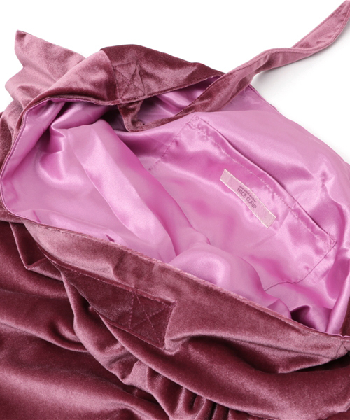 one after another NICE CLAUP（ワンアフターアナザーナイスクラップ）の「ベロアフリルバッグ（ショルダーバッグ・レディース・グレー/ブラック/ライトベージュ/ライトグレー/ピンク・FREE）」の8枚目の写真