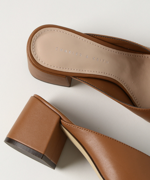 CHARLES & KEITH（チャールズ & キース）の「カバードミュール / COVERED MULES（サンダル・レディース・ブラック/ブラウン系その他/ピンク・23cm/22cm/24cm/22.5cm/23.5cm/24.5cm）」の4枚目の写真
