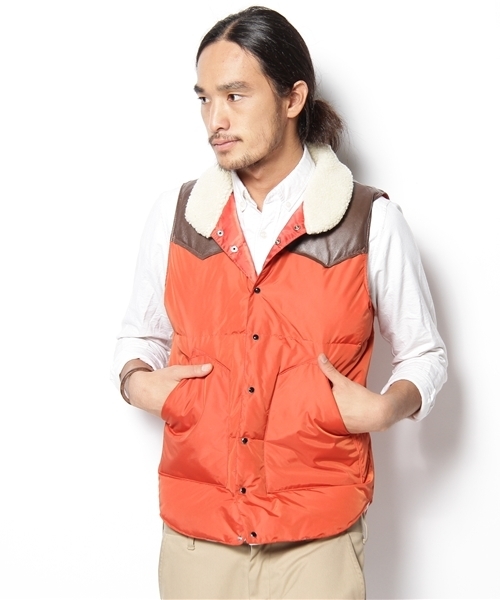 WEGO（ウィゴー）の「レザー切替ダウンベスト（ダウンベスト・メンズ・ブラック/ベージュ/ネイビー/オレンジ・SMALL/MEDIUM/LARGE）」の4枚目の写真