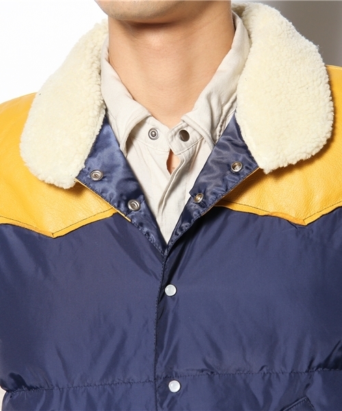 WEGO（ウィゴー）の「レザー切替ダウンベスト（ダウンベスト・メンズ・ブラック/ベージュ/ネイビー/オレンジ・SMALL/MEDIUM/LARGE）」の8枚目の写真