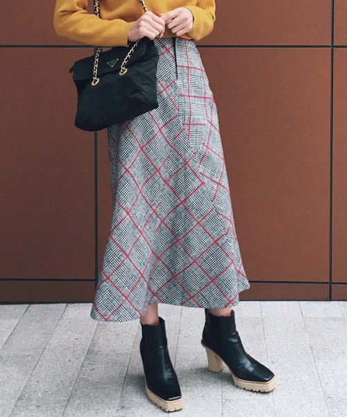 Ameri（アメリ）の「UNIQUE CHECK SKIRT（スカート・レディース・ベージュ/ブラック・S/M/SMALL/MEDIUM）」の2枚目の写真
