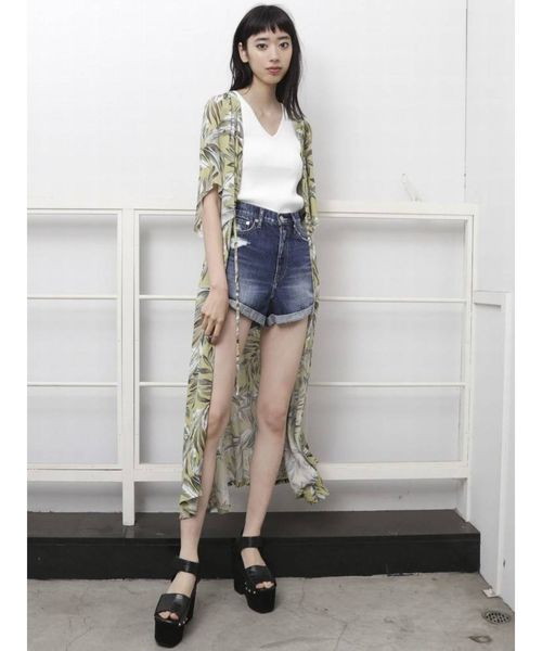 EMODA（エモダ）の「ヘムロールジャストウエストショートパンツ（デニムパンツ・レディース・ホワイト/ライトブルー/インディゴブルー・SMALL/MEDIUM）」の19枚目の写真