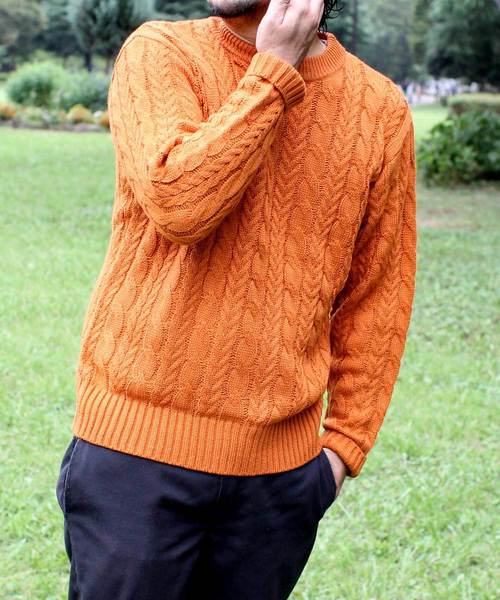 Denime（ドゥニーム）の「ざっくりケーブルクルーネックニット（ニット/セーター・メンズ・ホワイト/ブラック/グレー/オレンジ・SMALL/MEDIUM/LARGE）」の5枚目の写真