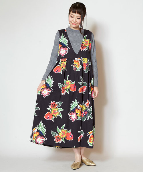 チャイハネ（チャイハネ）の「【チャイハネ】メキシカンフラワーVネックノースリーブワンピース（ワンピース・レディース・ブラック/オレンジ/ブルー・FREE）」の2枚目の写真