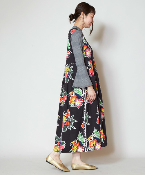 チャイハネ（チャイハネ）の「【チャイハネ】メキシカンフラワーVネックノースリーブワンピース（ワンピース・レディース・ブラック/オレンジ/ブルー・FREE）」の7枚目の写真