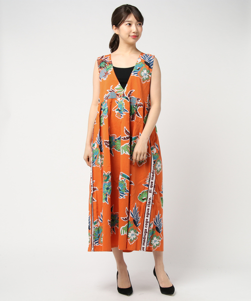 チャイハネ（チャイハネ）の「【チャイハネ】メキシカンフラワーVネックノースリーブワンピース（ワンピース・レディース・ブラック/オレンジ/ブルー・FREE）」の14枚目の写真