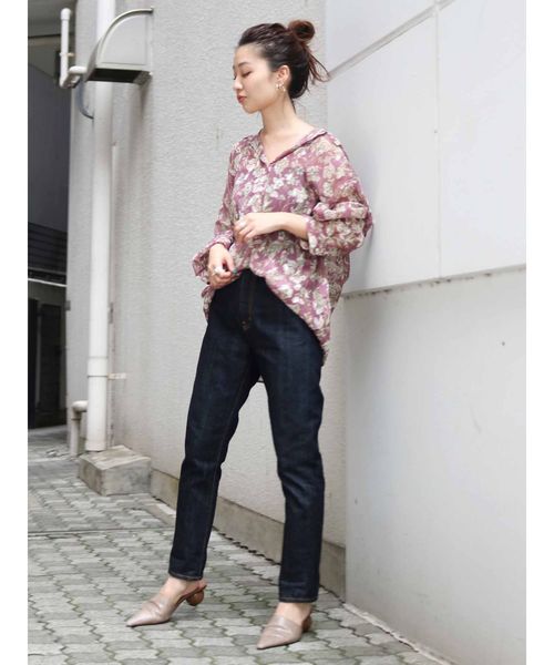 Ungrid(アングリッド)の「ジャカードフラワールーズシャツ(シャツ/ブラウス・レディース・ベージュ/パープル/ブラウン・FREE)」の10枚目の写真