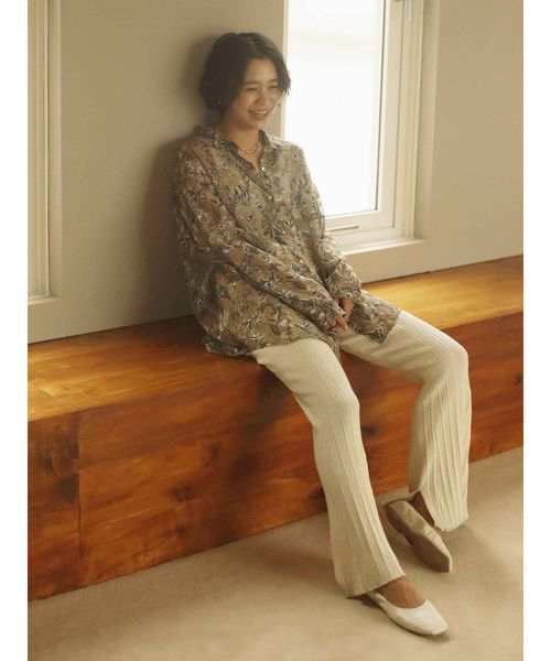 Ungrid(アングリッド)の「ジャカードフラワールーズシャツ(シャツ/ブラウス・レディース・ベージュ/パープル/ブラウン・FREE)」の17枚目の写真