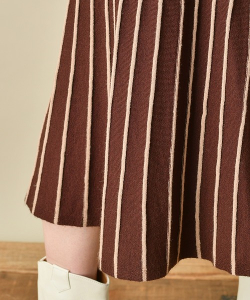 natural couture（ナチュラルクチュール）の「配色プリーツボウタイニットワンピース（ワンピース・レディース・ブラウン/ベージュ/サックスブルー/ラベンダー・FREE）」の21枚目の写真