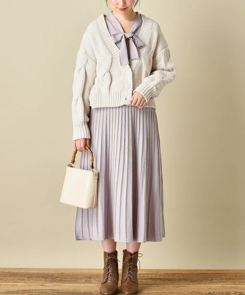 natural couture（ナチュラルクチュール）の「配色プリーツボウタイニットワンピース（ワンピース・レディース・ブラウン/ベージュ/サックスブルー/ラベンダー・FREE）」の6枚目の写真