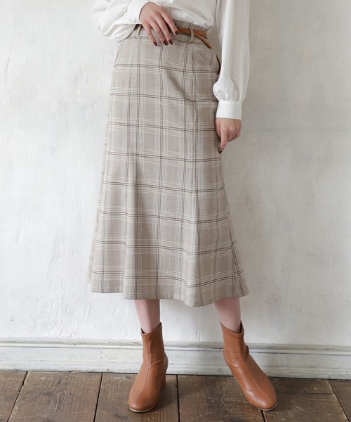one after another NICE CLAUP（ワンアフターアナザーナイスクラップ）の「ベルト付きチューリップスカート（スカート・レディース・アイボリー/モカ/ブラウン系その他/ベージュ系その他・FREE）」の4枚目の写真