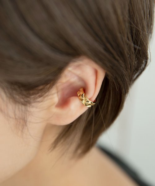 colleca la（コレカラ）の「キルティングイヤーカフ（イヤーカフ・レディース・シルバー/ゴールド・ﾌﾘ-）」の5枚目の写真