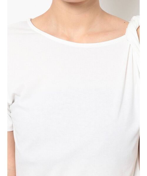 RESEXXY（リゼクシー）の「ツイイストデザイントップス（Tシャツ/カットソー・レディース・オフホワイト/ブラック/ピンク/モカ・FREE）」の16枚目の写真