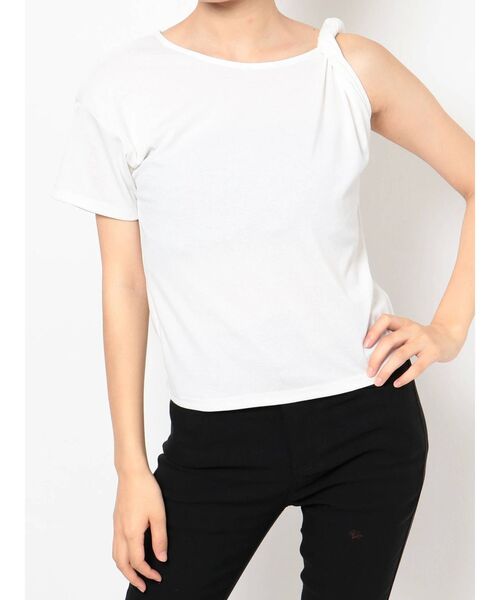 RESEXXY（リゼクシー）の「ツイイストデザイントップス（Tシャツ/カットソー・レディース・オフホワイト/ブラック/ピンク/モカ・FREE）」の7枚目の写真