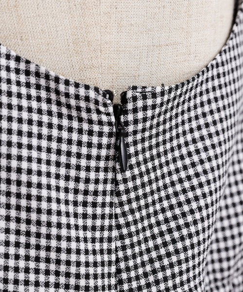 one after another NICE CLAUP(ワンアフターアナザーナイスクラップ)の「後ろレースアップジャンパースカート(ジャンパースカート・レディース・ベージュ/ブラック系その他/ベージュ系その他/グリーン・FREE)」の12枚目の写真