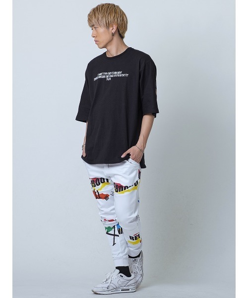 RE730（アールイーセブンサーティー）の「【RE730】RE730の人気モチーフビッグロゴTシャツ　ビッグシルエット（Tシャツ/カットソー・メンズ・オフホワイト/ブラック/イエロー・MEDIUM/LARGE/X-LARGE）」の7枚目の写真