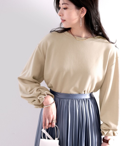 classicalelf(クラシカルエルフ)の「パフスリーブクルーネックシンプル無地プルオーバーカットソー(長袖)(スウェット・レディース・ブラック/パープル/アイボリー/モカ/ライトカーキ・MEDIUM/LARGE/X-LARGE)」の19枚目の写真