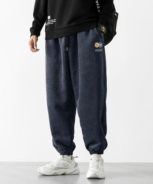 HOOK(フック)の「HOOK -original- マーガレット刺繍コーデユロイ裾絞りパンツ(その他パンツ・メンズ・ブラック/ネイビー/ダークグレー/チャコールグレー/ブラック系/ダークブルー・S/M/L/XL/XXL)」の1枚目の写真
