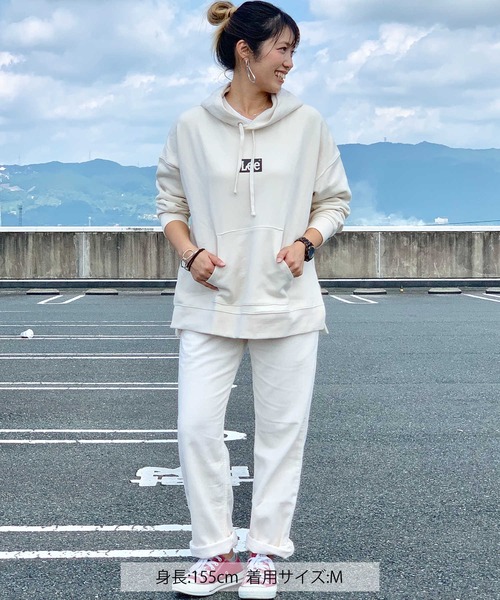 Lee(リー)の「【Lee】サイドスリットビッグシルエットパーカー(パーカー・レディース・ブラック/キナリ/キャメル・M/L)」の6枚目の写真
