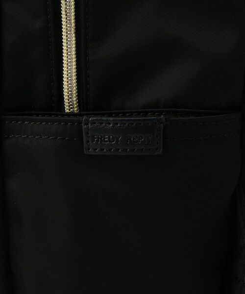 fredy repit(フレディレピ)の「撥水ナイロンZIPリュック(バックパック/リュック・レディース・ブラック/カーキ/ネイビー・FREE)」の9枚目の写真