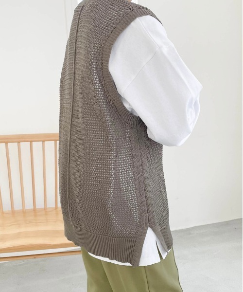 flaner（フラネ）の「ルーズメッシュベスト（ベスト・レディース・モカ/ナチュラル/カーキ・FREE）」の6枚目の写真
