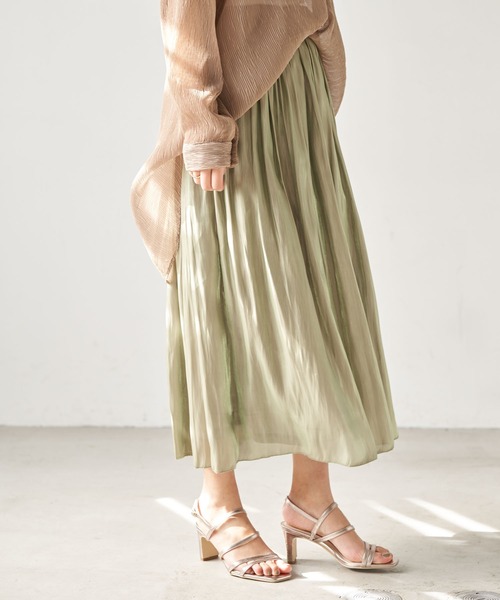 YECCA VECCA（イェッカヴェッカ）の「・シャイニーギャザーロングスカート　＊（スカート・レディース・ライトグレー/ライトグリーン/ブルー系その他7/ラベンダー・FREE）」の3枚目の写真