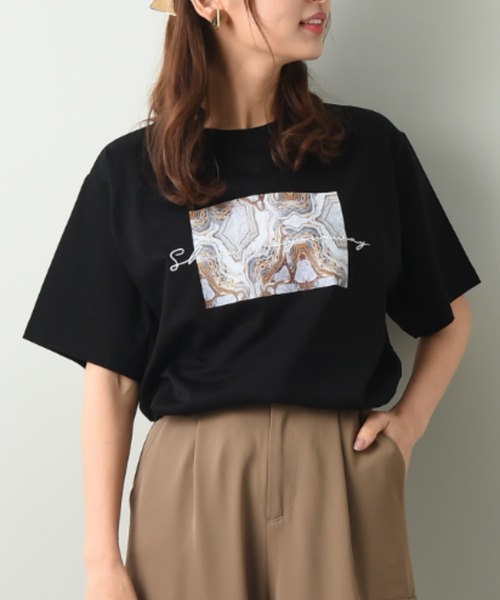 INTERPLANET(インタープラネット)の「刺繍ロゴ*ストゥレイタムプリントドライタッチコットンTシャツ(Tシャツ/カットソー・レディース・ブラック/キャメル/オフホワイト・FREE)」の1枚目の写真