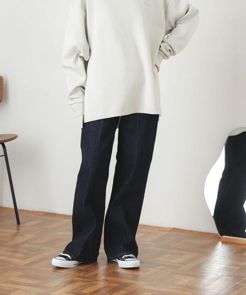 SENSE OF PLACE by URBAN RESEARCH(センスオブプレイスバイアーバンリサーチ)の「センタープレスフレアデニム(デニムパンツ・レディース・ワンウォッシュ/ライトインディゴブルー・MEDIUM/SMALL)」の2枚目の写真