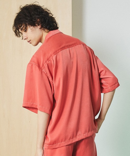 UNITED TOKYO（ユナイテッドトウキョウ）の「スエードサテンオープンカラーシャツ（シャツ/ブラウス・メンズ・ピンク/ブラック/ベージュ/サックスブルー・1/2）」の7枚目の写真