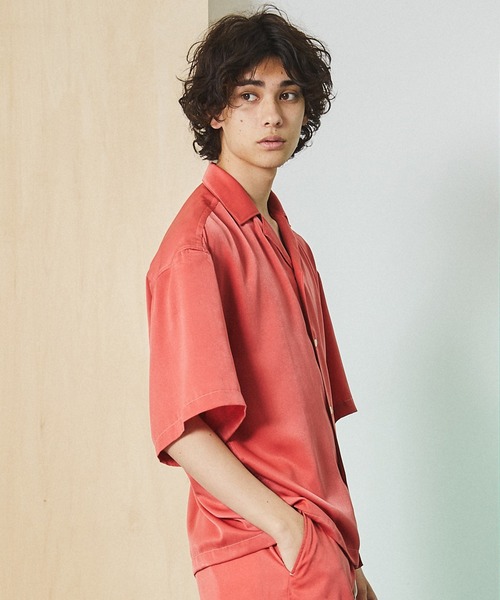 UNITED TOKYO（ユナイテッドトウキョウ）の「スエードサテンオープンカラーシャツ（シャツ/ブラウス・メンズ・ピンク/ブラック/ベージュ/サックスブルー・1/2）」の9枚目の写真