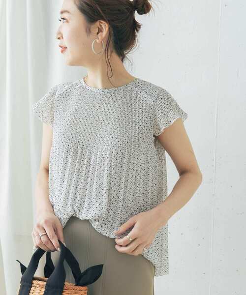 新品❤️URBAN RESEARCH プリーツドットブラウス♪ URBAN RESEARCH ROSSO（アーバンリサーチロッソ）の「ランダム